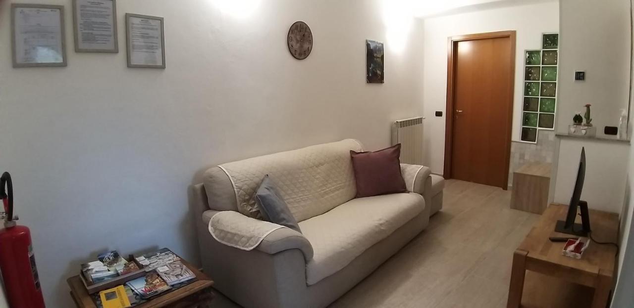 Marianna Casa Vacanza Azzate Exteriör bild